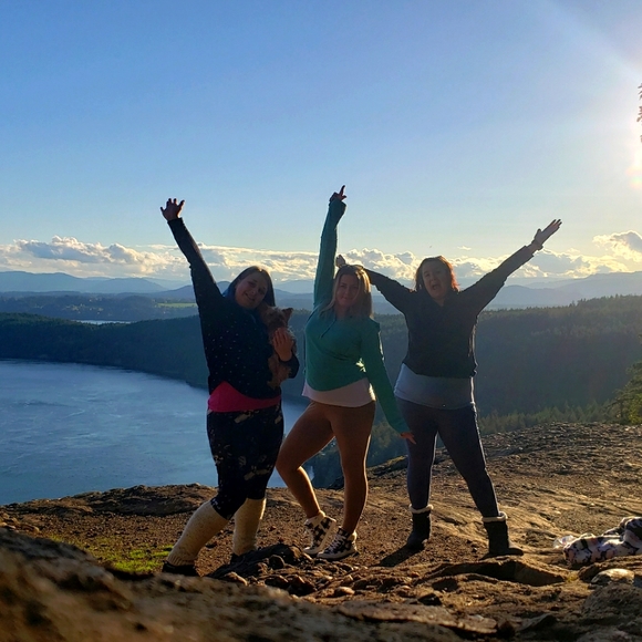 Meet your Posher, Amber - Picture 1 of 1